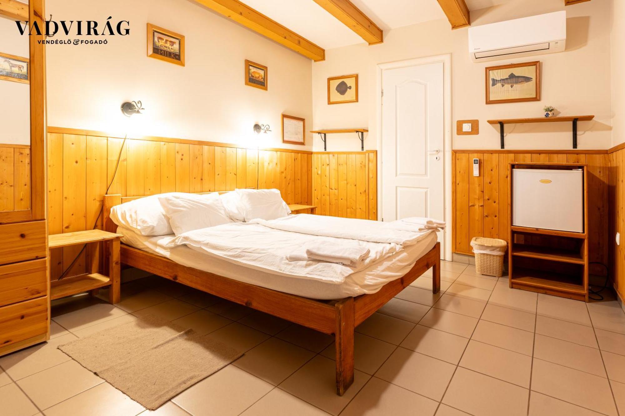 Vadvirag Vendeglo Es Fogado Bed & Breakfast Tatabánya Екстериор снимка